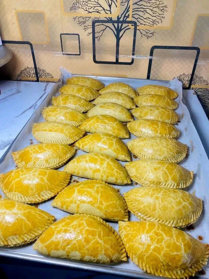 Meat Pie, design 3 by Anah Cakes