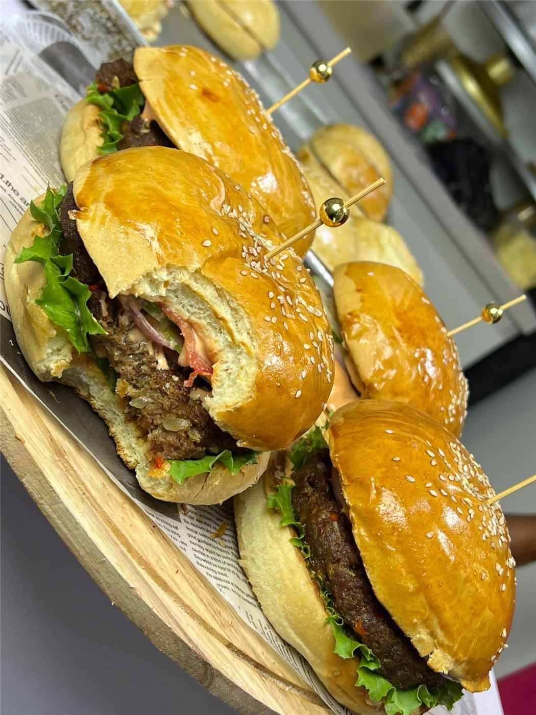 Burger, design 3 by Anah Cakes